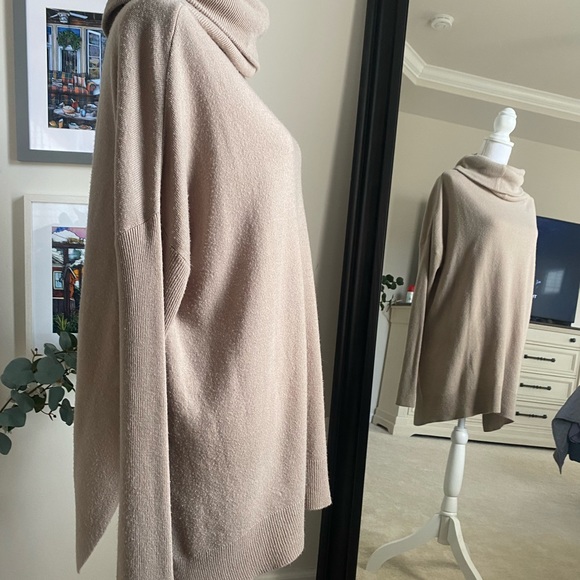 ⏰ Susina - Turtleneck Cowl Dropshoulder Sweater - L - Picture 6 of 6